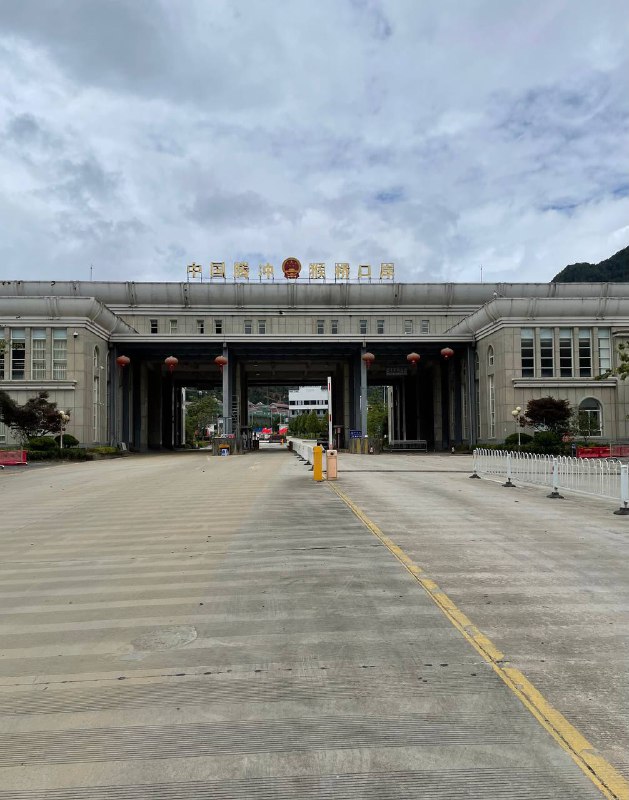 前几年骑自行车去东南亚的时候计划了三个方向：广西去越南、云南去老挝、云南去缅甸