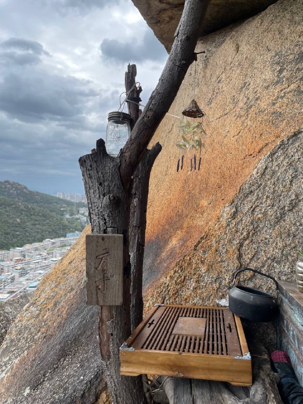 台风「杜苏芮」来的前一天，其强度、登陆点不禁让人想起前些年的超强台风「莫兰蒂」