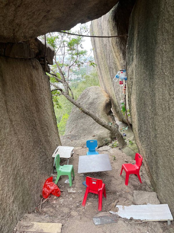 台风「杜苏芮」来的前一天，其强度、登陆点不禁让人想起前些年的超强台风「莫兰蒂」